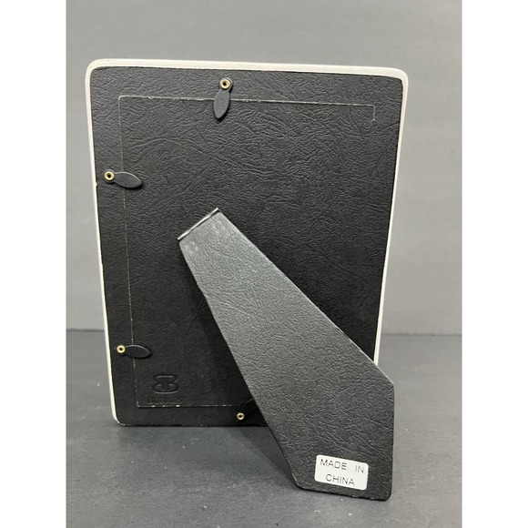 Burnes White Ceramic 5x7 Picture Frame Gold Trim Oval  Farmhouse Cottage Classic - Picture 4 of 5